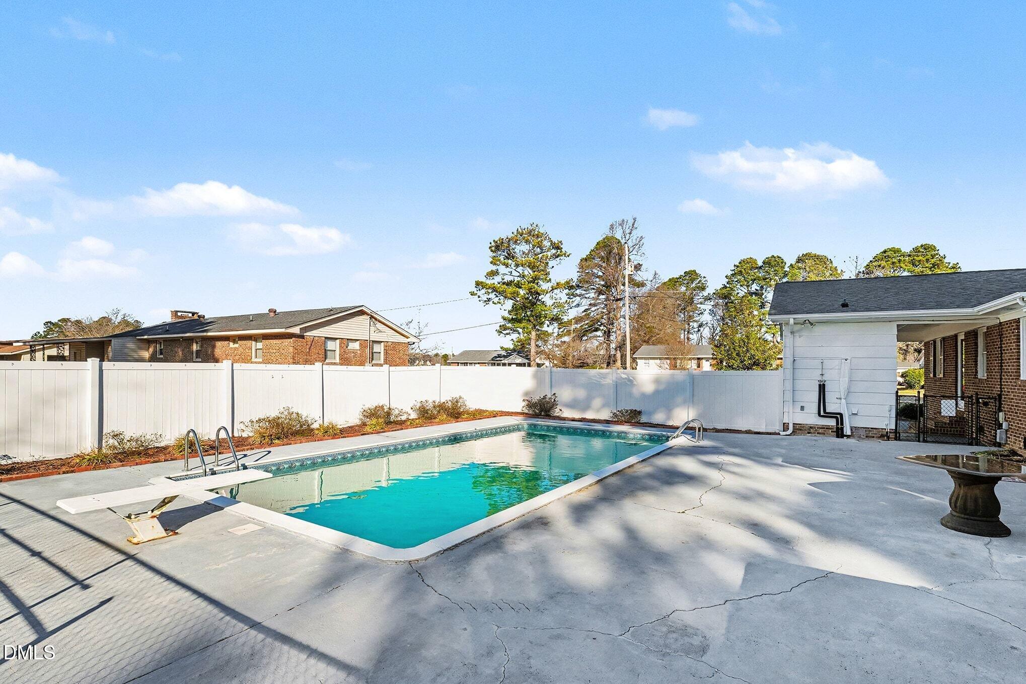 106 May Street Dunn, NC 28334 - Photo 27 of 40 Pool