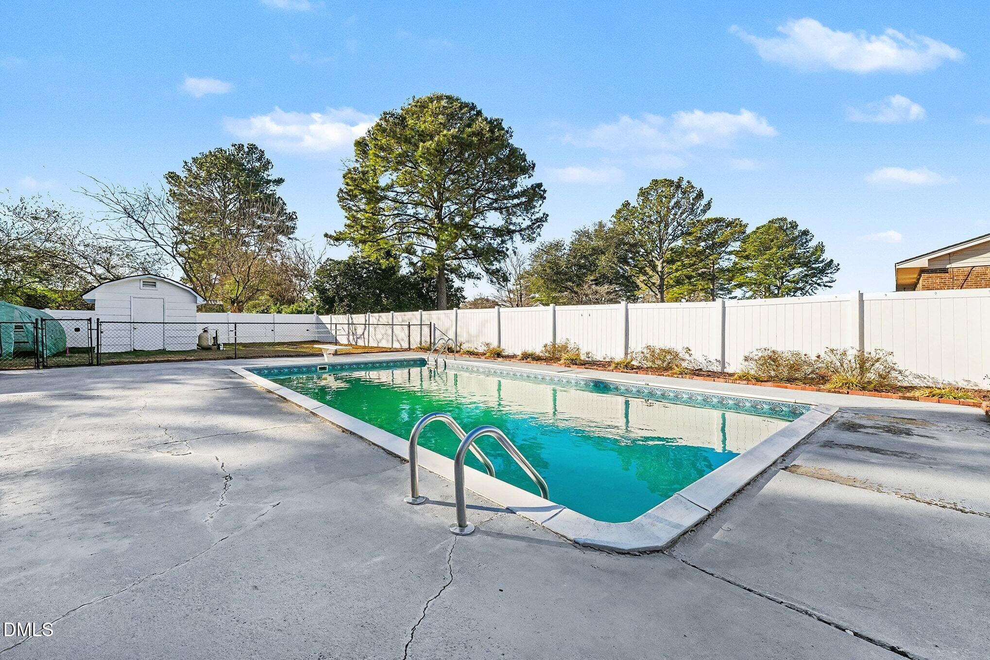 106 May Street Dunn, NC 28334 - Photo 28 of 40 Pool