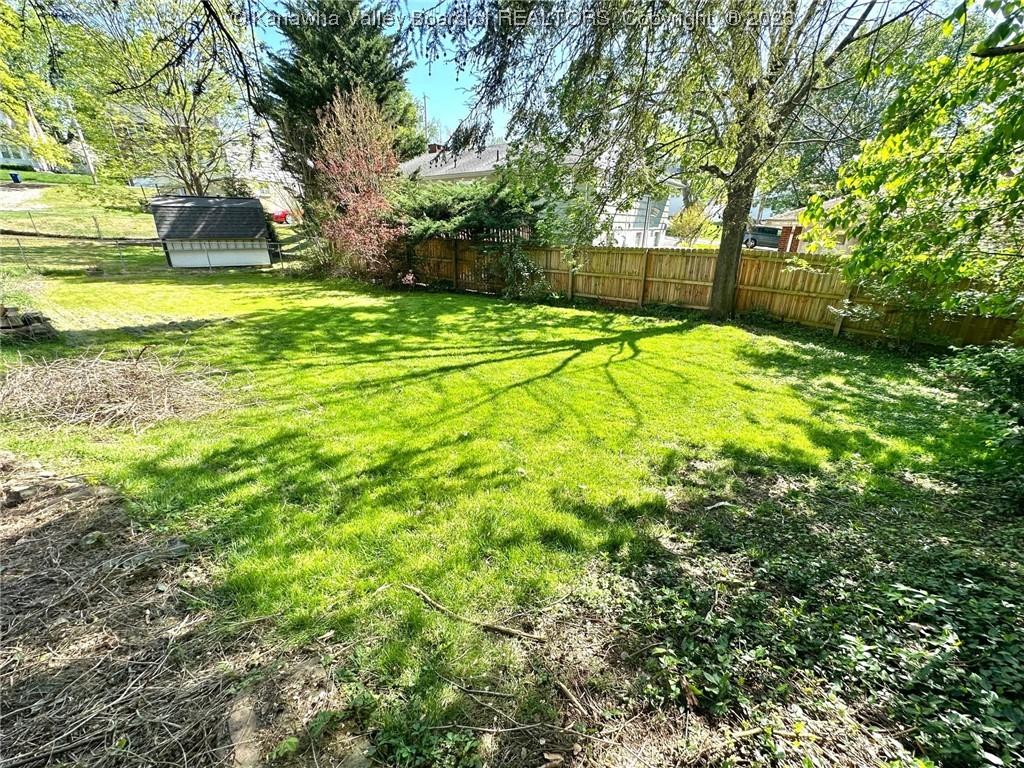1114 Oakmont Road Charleston, WV 25314 - Photo 33 of 38 Gallery Image 33