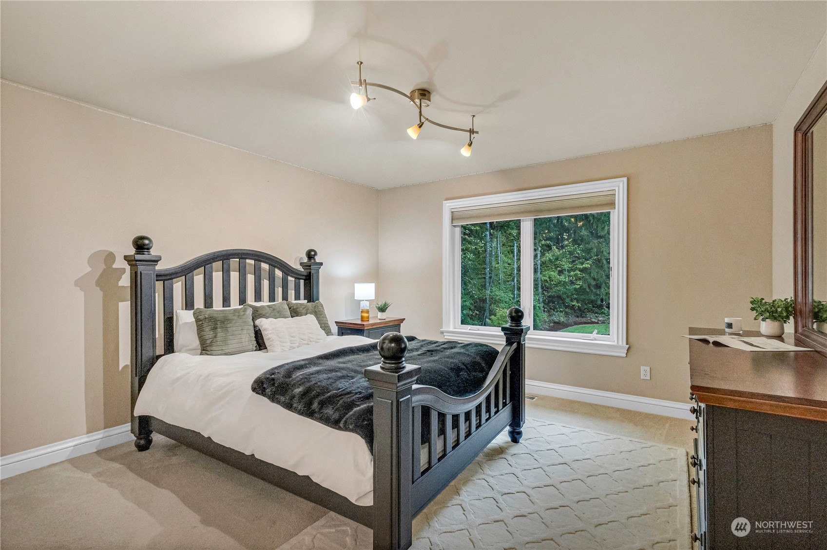 11327 Upper Preston Road Southeast Issaquah, WA 98027 - Photo 22 of 40 Gallery Image 22