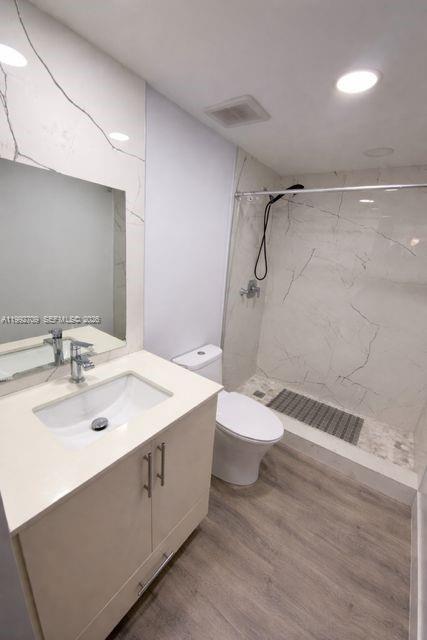 1555 West 44th Place, Unit 247 Hialeah, FL 33012 - Photo 8 of 11