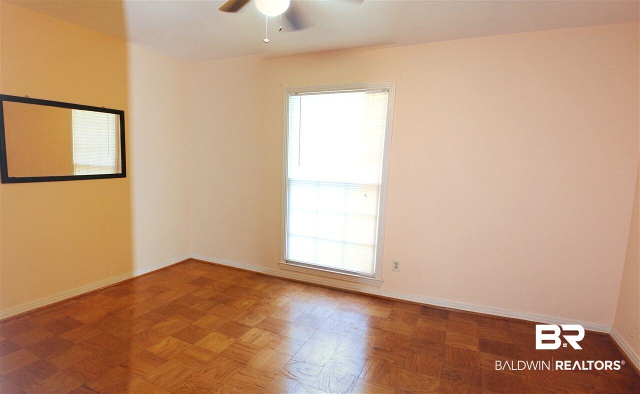 120 Glen Oaks Road Mobile, AL 36608 - Photo 7 of 16