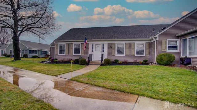 $362,000 | 337A Old Nassau Road, Unit A, Monroe Township, NJ 08831