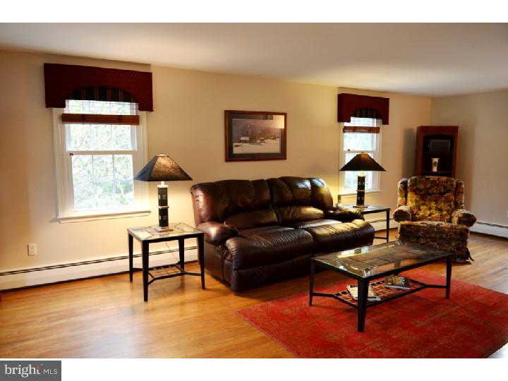 72 Short Road Doylestown, PA 18901 - Photo 4 of 25 Living Room
