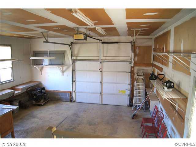 16360 Arch Hill Road Hanover, VA 23069 - Photo 11 of 12 Parking Lot/Garage