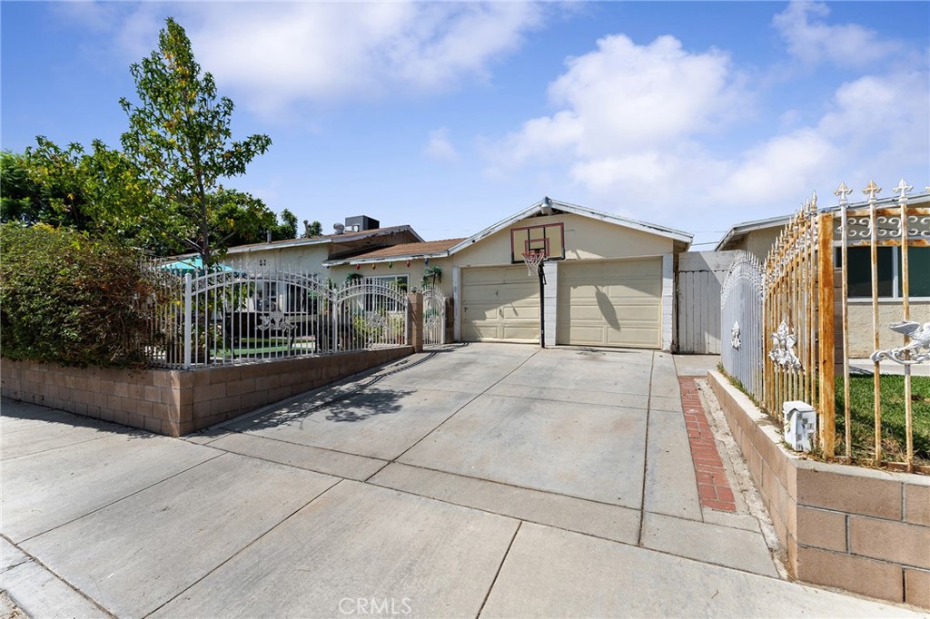 491 East C Street Colton, CA 92324 - Photo 5 of 58