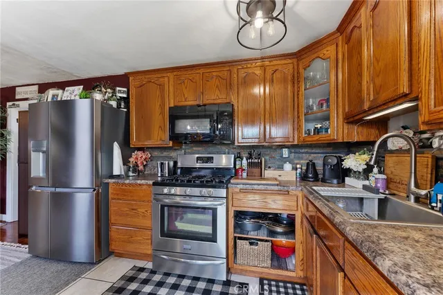 $675,000 | 491 East C Street, Colton, CA 92324