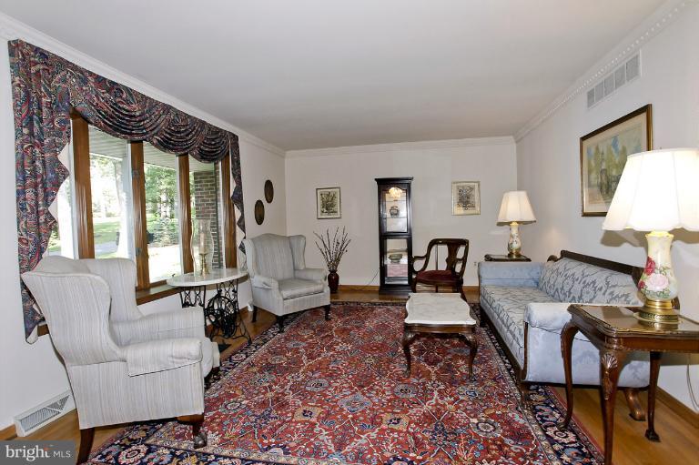 617 Trixsam Road Sykesville, MD 21784 - Photo 7 of 20 Living Room