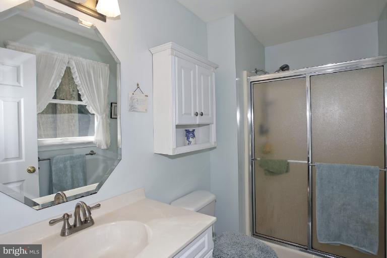 617 Trixsam Road Sykesville, MD 21784 - Photo 8 of 20 Bath (Master)