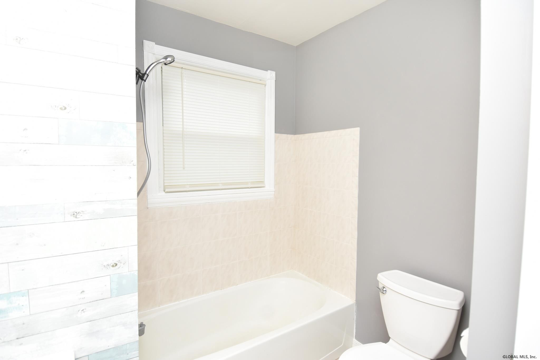 210 Manchester Road Schenectady, NY 12304 - Photo 18 of 29 Photo 18