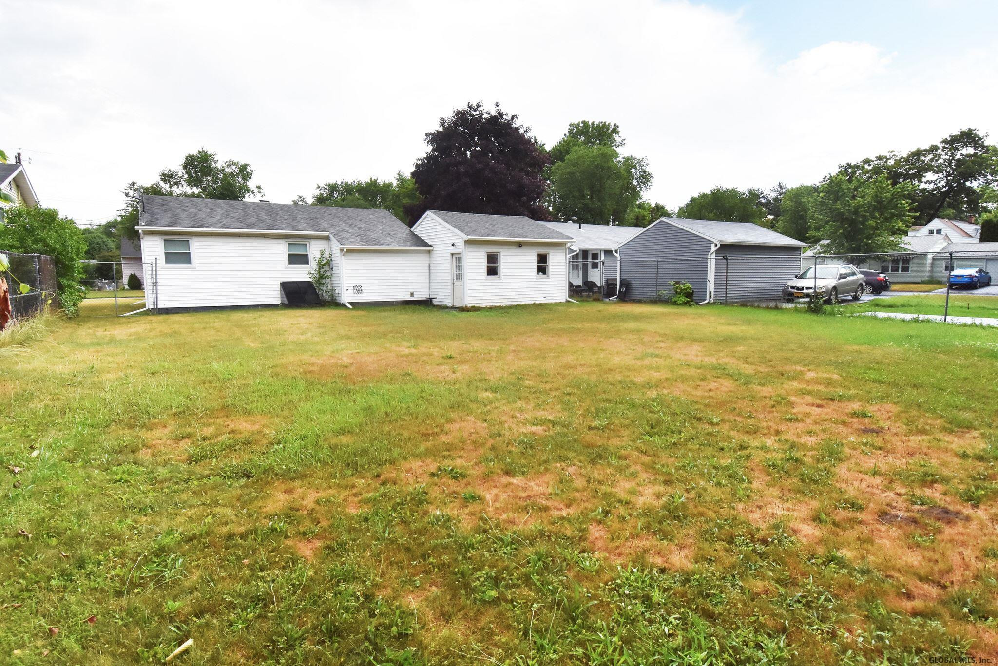 210 Manchester Road Schenectady, NY 12304 - Photo 22 of 29 Photo 22