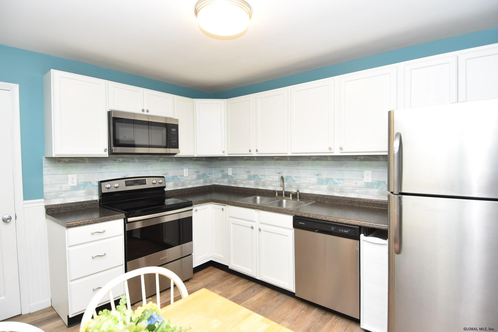 210 Manchester Road Schenectady, NY 12304 - Photo 6 of 29 Photo 6