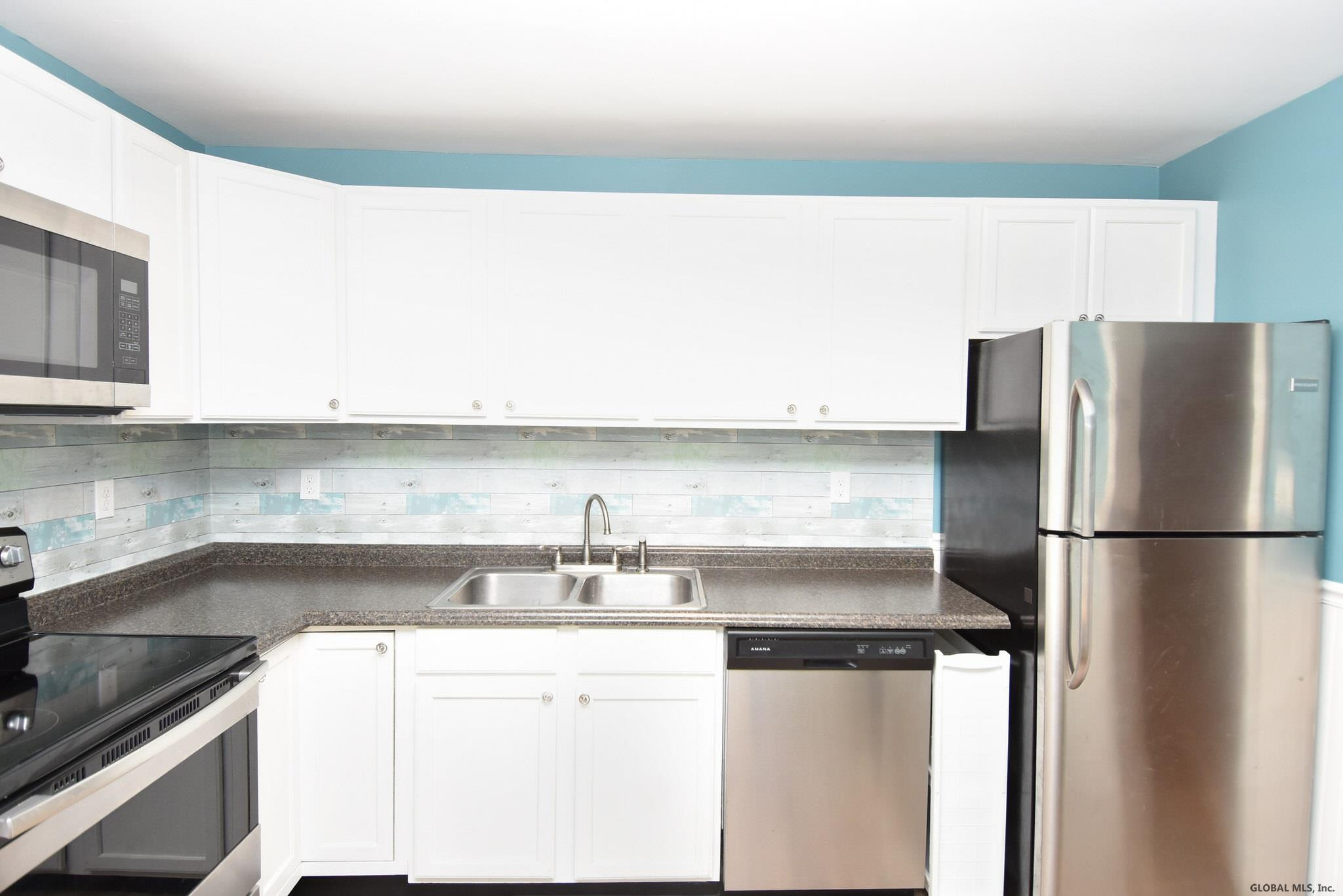 210 Manchester Road Schenectady, NY 12304 - Photo 7 of 29 Photo 7