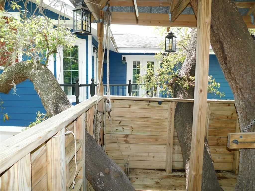 155 Marshall Street Safety Harbor, FL 34695 - Photo 46 of 62 a view of balcony with furniture