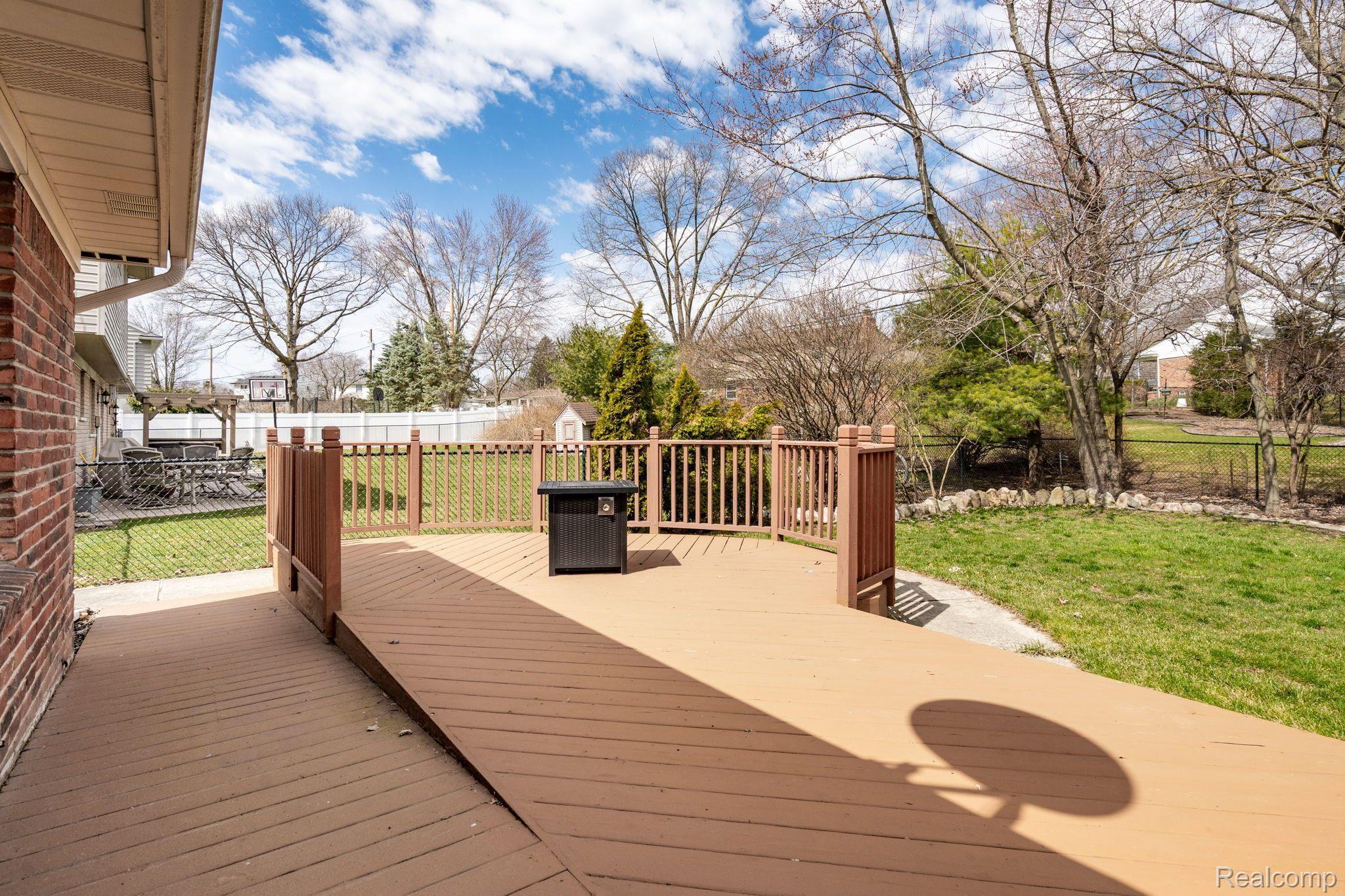 2018 Chalet Drive Rochester, MI 48309 - Photo 38 of 46 Gallery Image 38