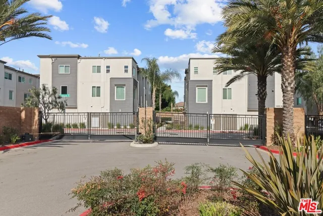 $860,000 | 14047 Pearl Lane, Unit 2, Gardena, CA 90247