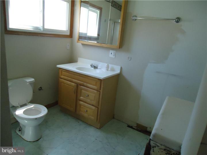 15 Greenbriar Road Levittown, PA 19057 - Photo 11 of 12
