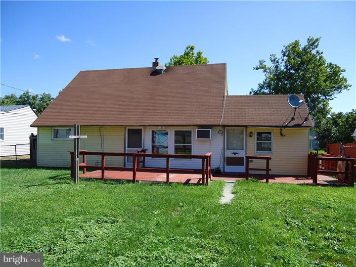 15 Greenbriar Road Levittown, PA 19057 - Photo 3 of 12