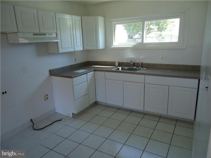 15 Greenbriar Road Levittown, PA 19057 - Photo 6 of 12
