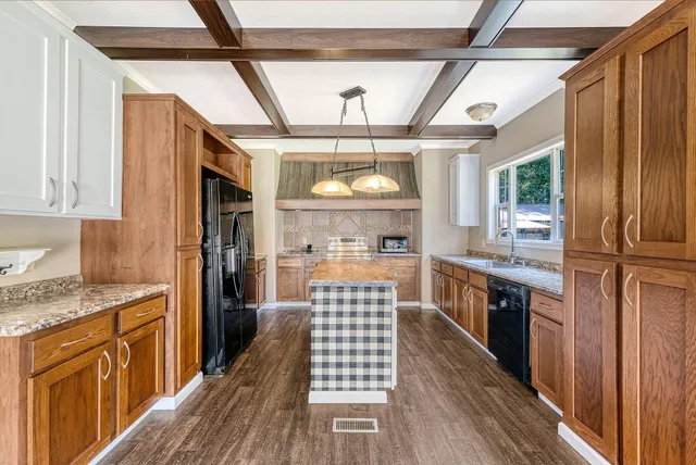 $300,000 | 114 Georgiana Drive, Cross, SC 29436