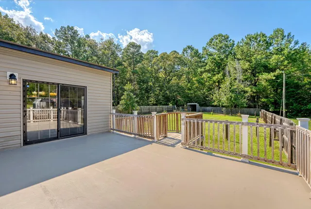 $300,000 | 114 Georgiana Drive, Cross, SC 29436