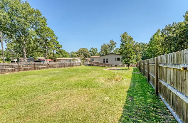 $300,000 | 114 Georgiana Drive, Cross, SC 29436