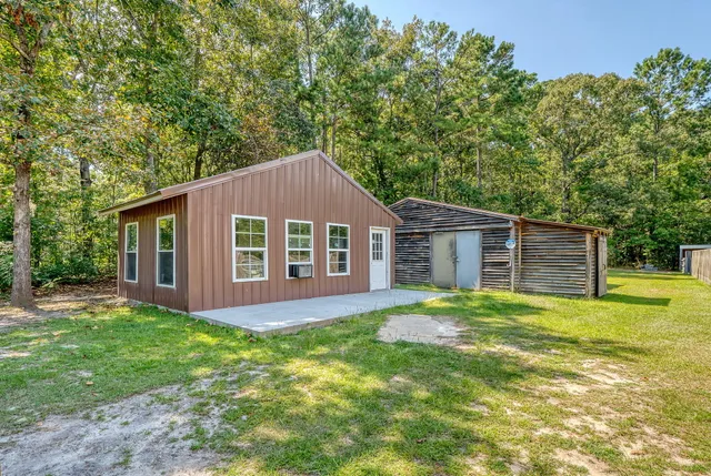 $300,000 | 114 Georgiana Drive, Cross, SC 29436