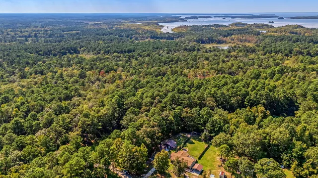 $300,000 | 114 Georgiana Drive, Cross, SC 29436