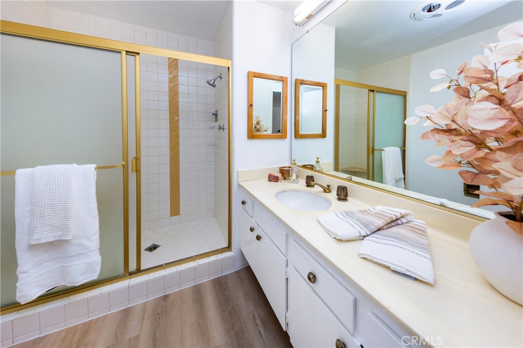 10730 Baton Rouge Avenue Porter Ranch, CA 91326 - Photo 15 of 28 Gallery Image 15