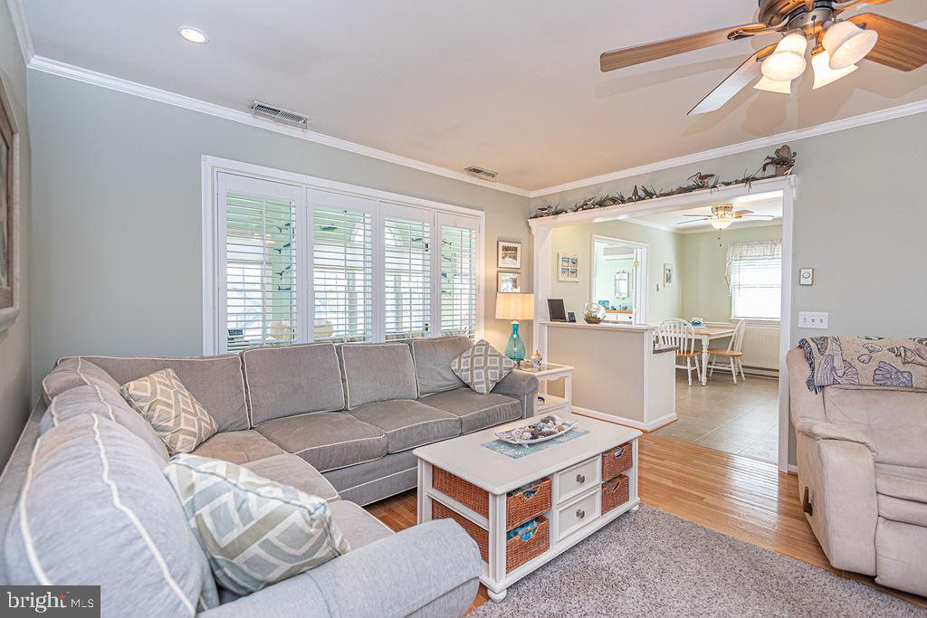 10506 Exeter Road Ocean City, MD 21842 - Photo 17 of 59 Living room