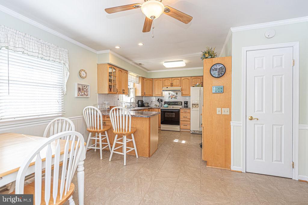 10506 Exeter Road Ocean City, MD 21842 - Photo 23 of 59 Kitchen