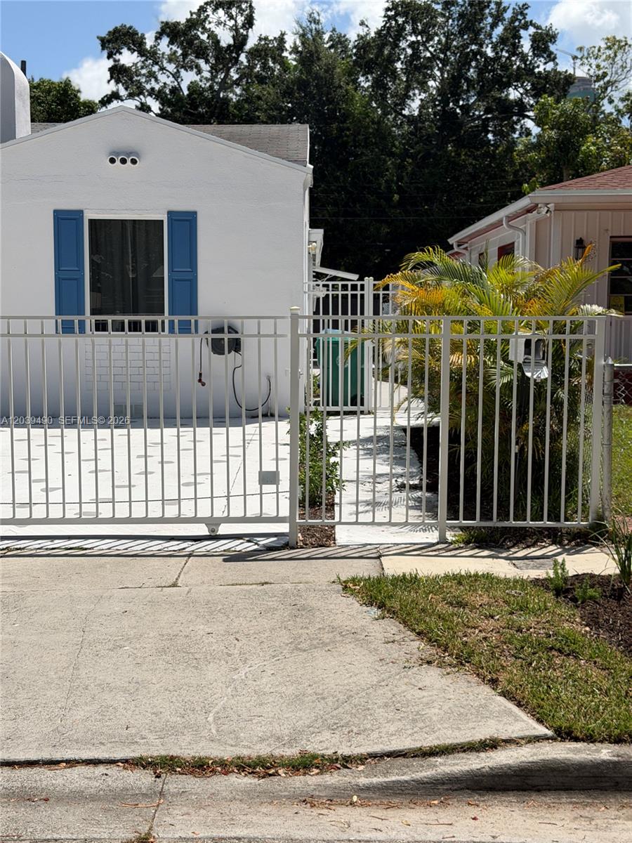 227 Southwest 26th Road Miami, FL 33129 - Photo 25 of 26