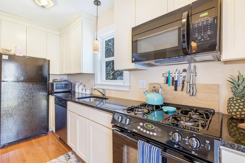 95 Howard Street Reading, MA 01867 - Photo 11 of 27 Gallery Image 11