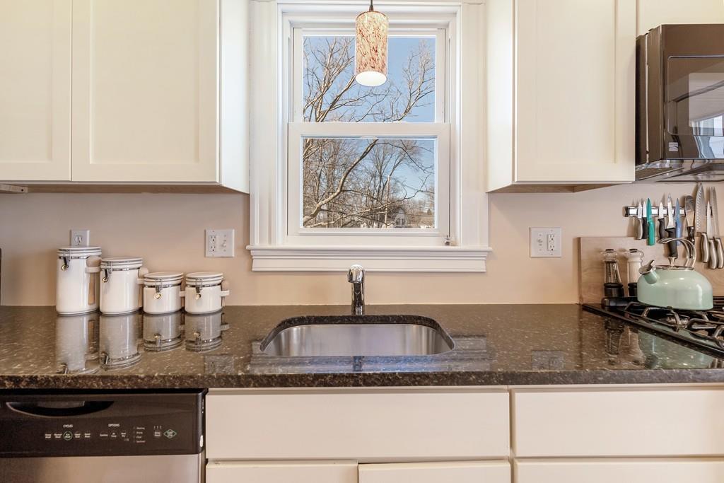 95 Howard Street Reading, MA 01867 - Photo 12 of 27 Gallery Image 12