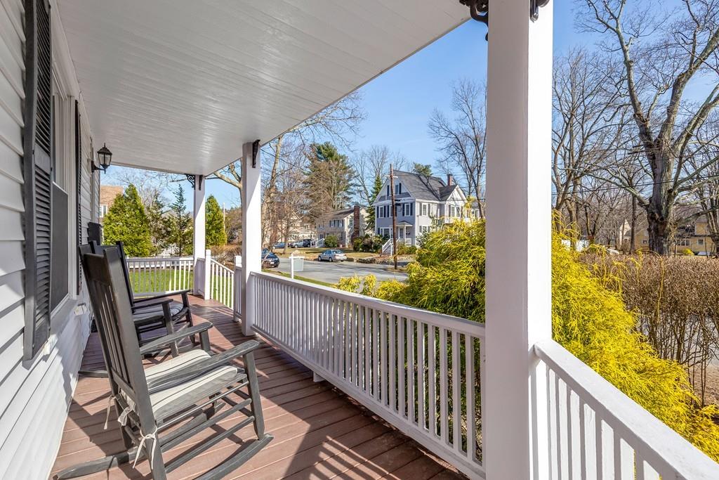 95 Howard Street Reading, MA 01867 - Photo 3 of 27 Gallery Image 3
