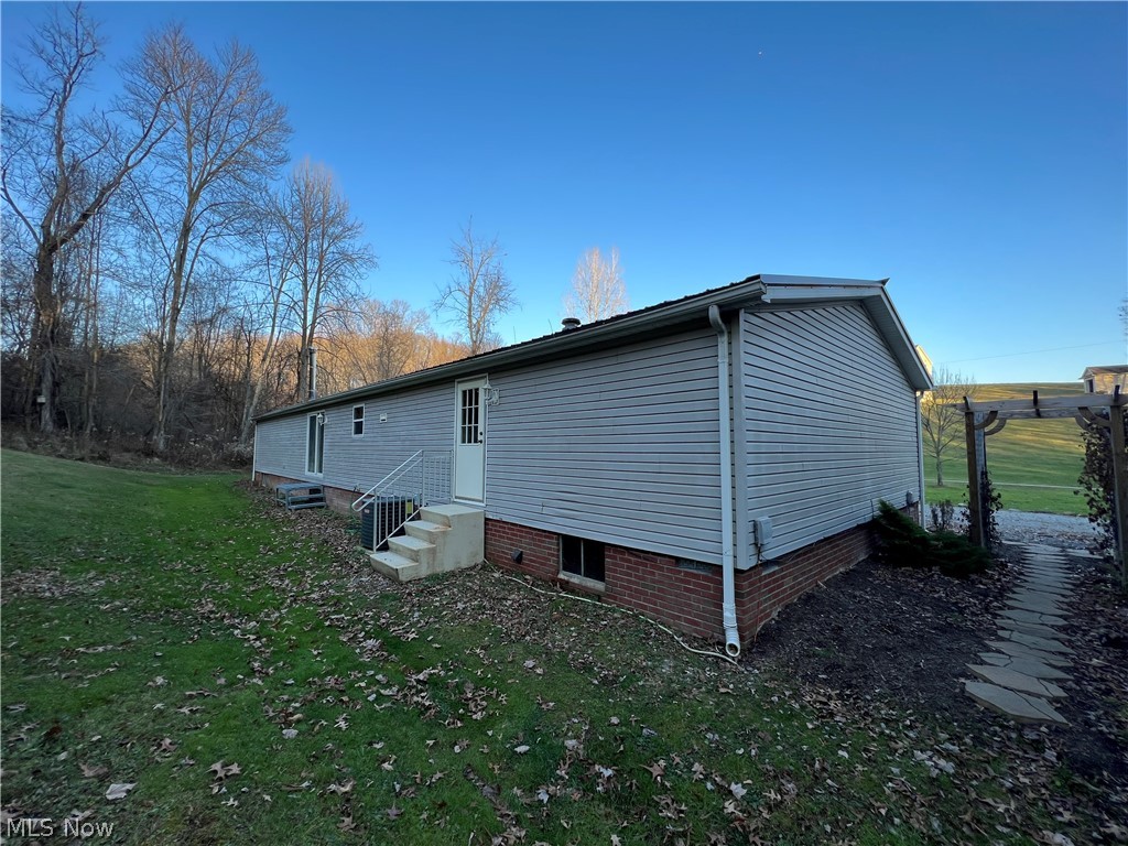 10201 Manor Road Northeast Minerva, OH 44657 - Photo 4 of 15 Gallery Image 4
