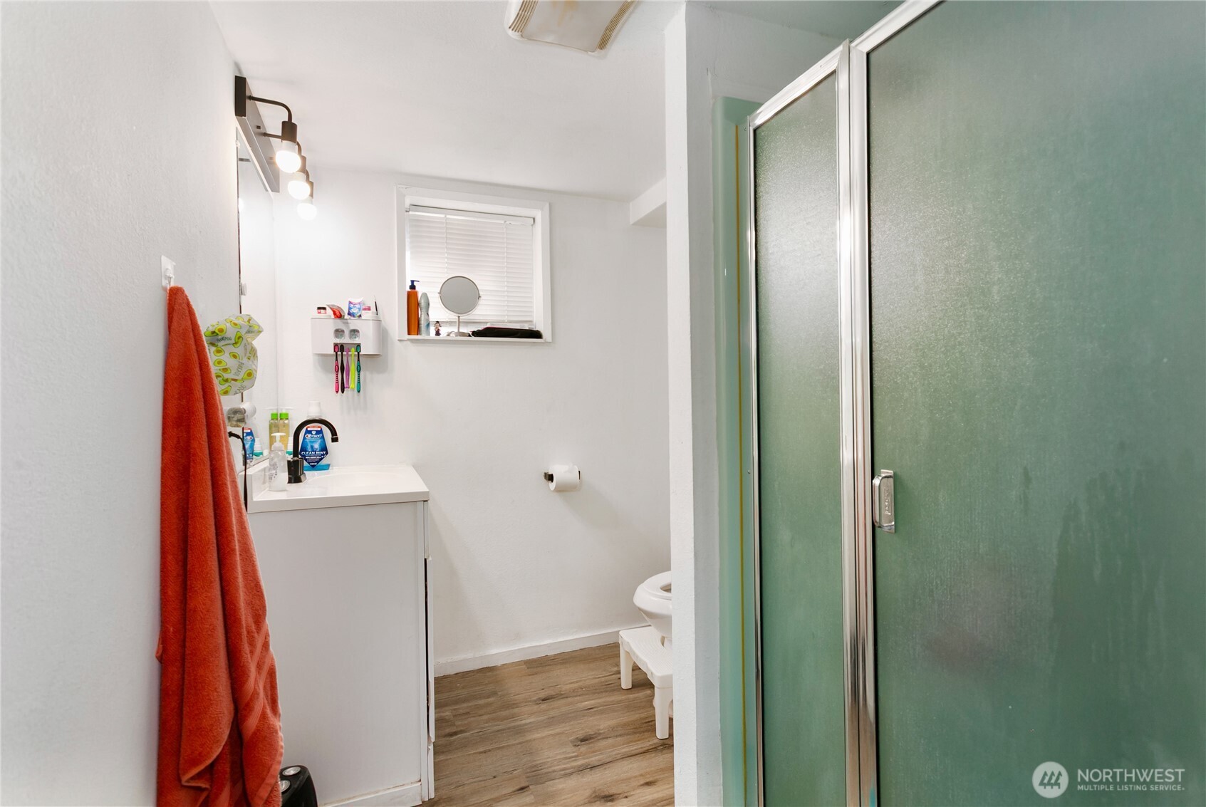 2205 South Meridian Puyallup, WA 98372 - Photo 25 of 39 a view of bathroom
