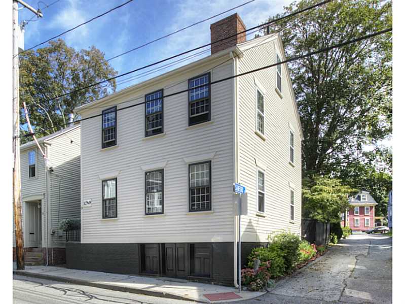 26 Thames Street Newport, RI 02840 - Photo 1 of 23 Exterior Front.