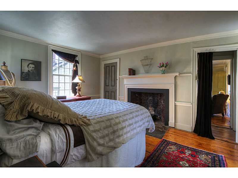 26 Thames Street Newport, RI 02840 - Photo 14 of 23 Bedroom.