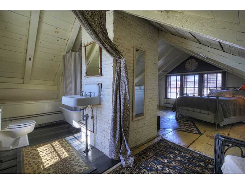 26 Thames Street Newport, RI 02840 - Photo 19 of 23 Bathroom.