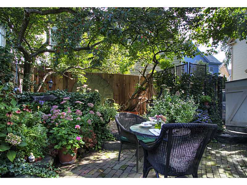 26 Thames Street Newport, RI 02840 - Photo 20 of 23 Yard/Garden.