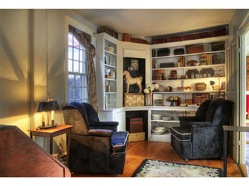 26 Thames Street Newport, RI 02840 - Photo 7 of 23 Studio/Study/Office.