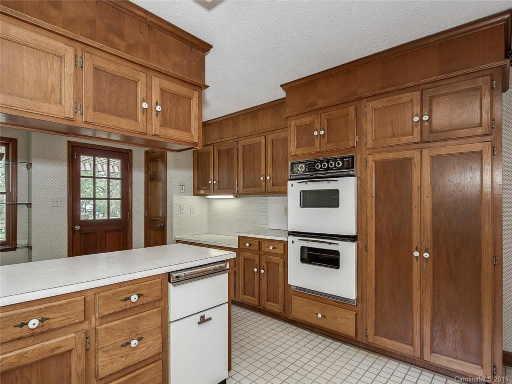 3600 Foxridge Road Charlotte, NC 28226 - Photo 11 of 20 Gallery Image 11