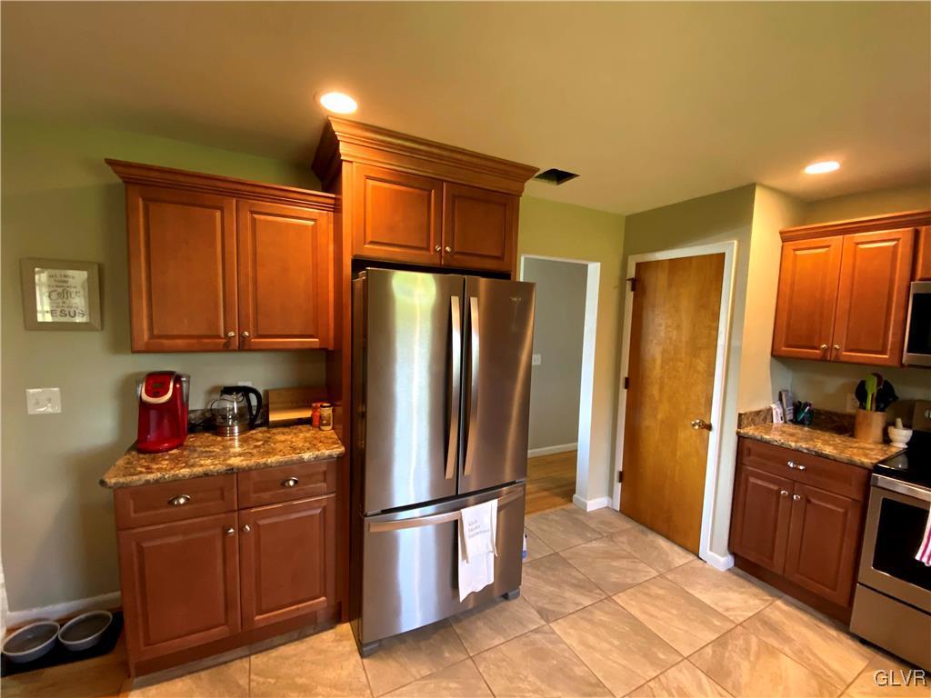 4250 Midland Road Allentown, PA 18104 - Photo 3 of 16 Gallery Image 3