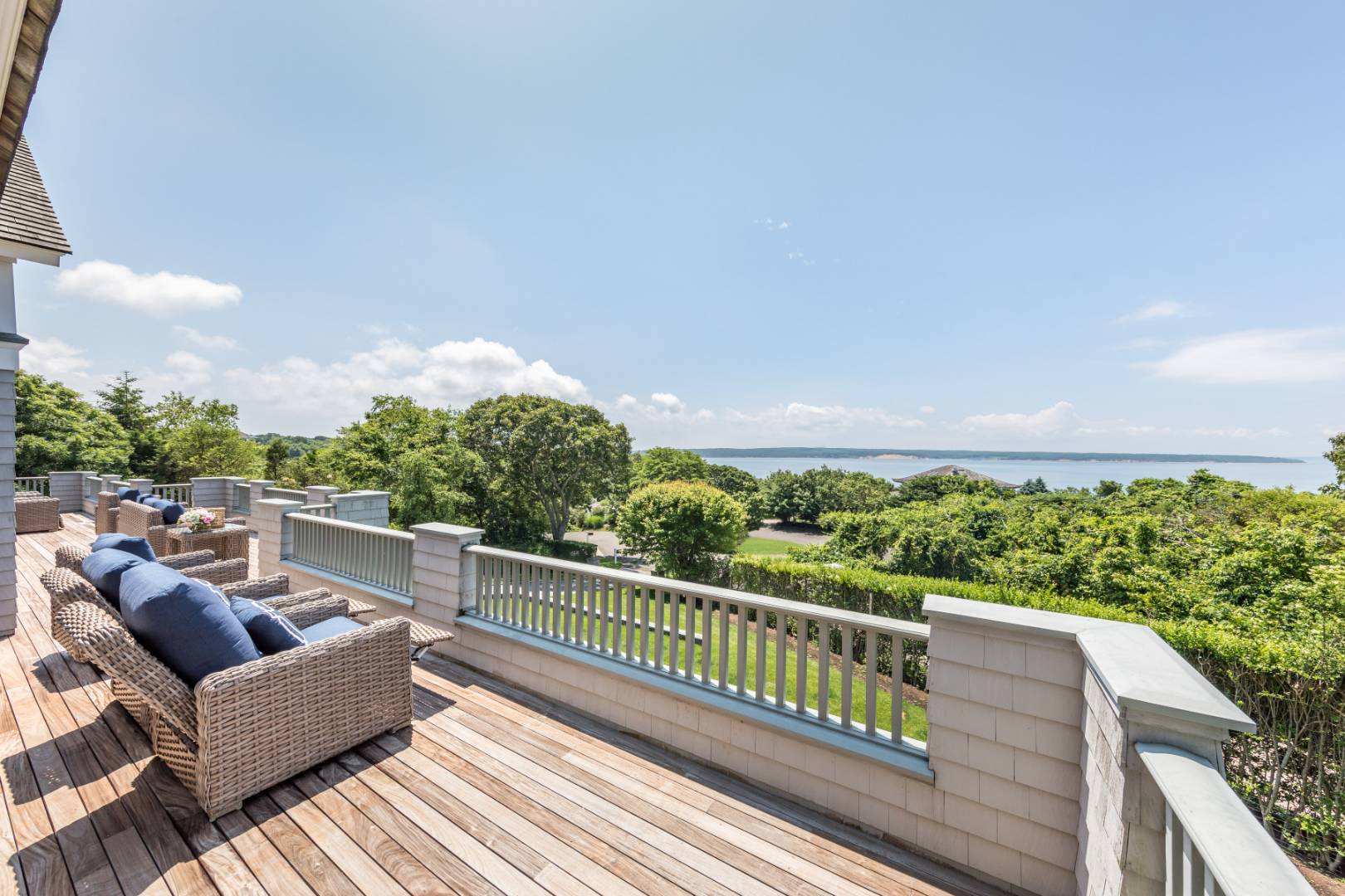 28 Wills Point Road Montauk, NY 11954 - Photo 3 of 29 Gallery Image 3
