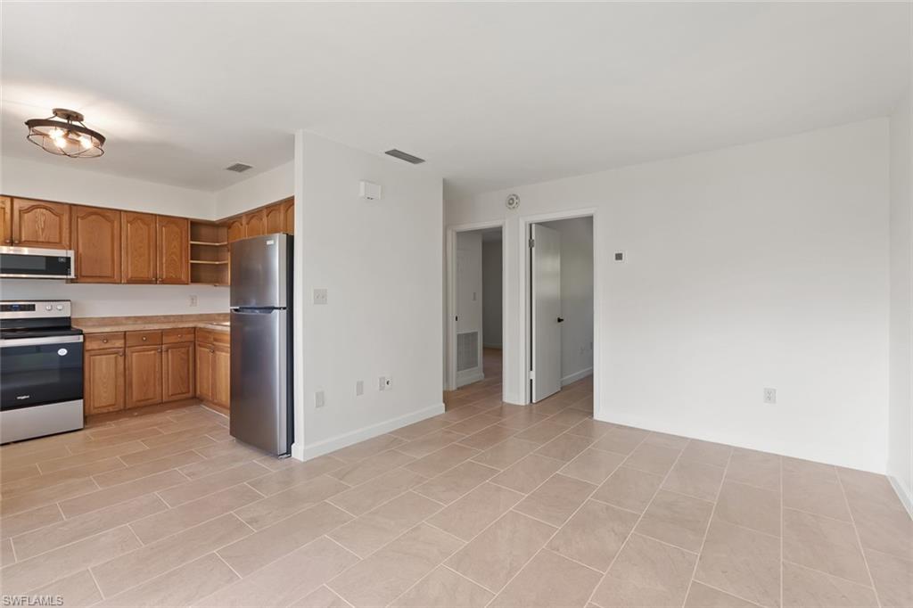 3325 Airport Road North, Unit R7 Naples, FL 34105 - Photo 7 of 18 Gallery Image 7