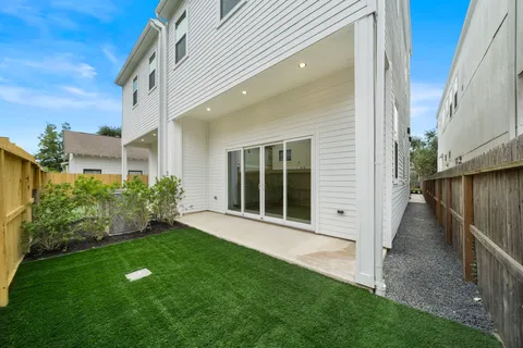 a car parked in front of a building