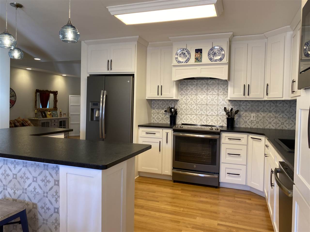 1350 South Green River Road Gaffney, SC 29341 - Photo 4 of 35