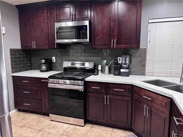 $500,000 | 560 Coudures Way, Perris, CA 92571