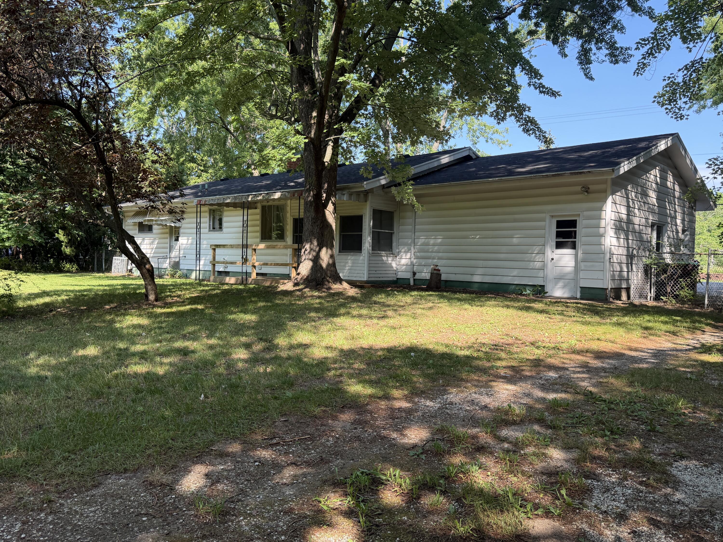 1968 Holton Road Muskegon, MI 49445 - Photo 8 of 39 IMG_2838